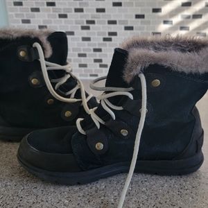 Sorely winter boots size 9